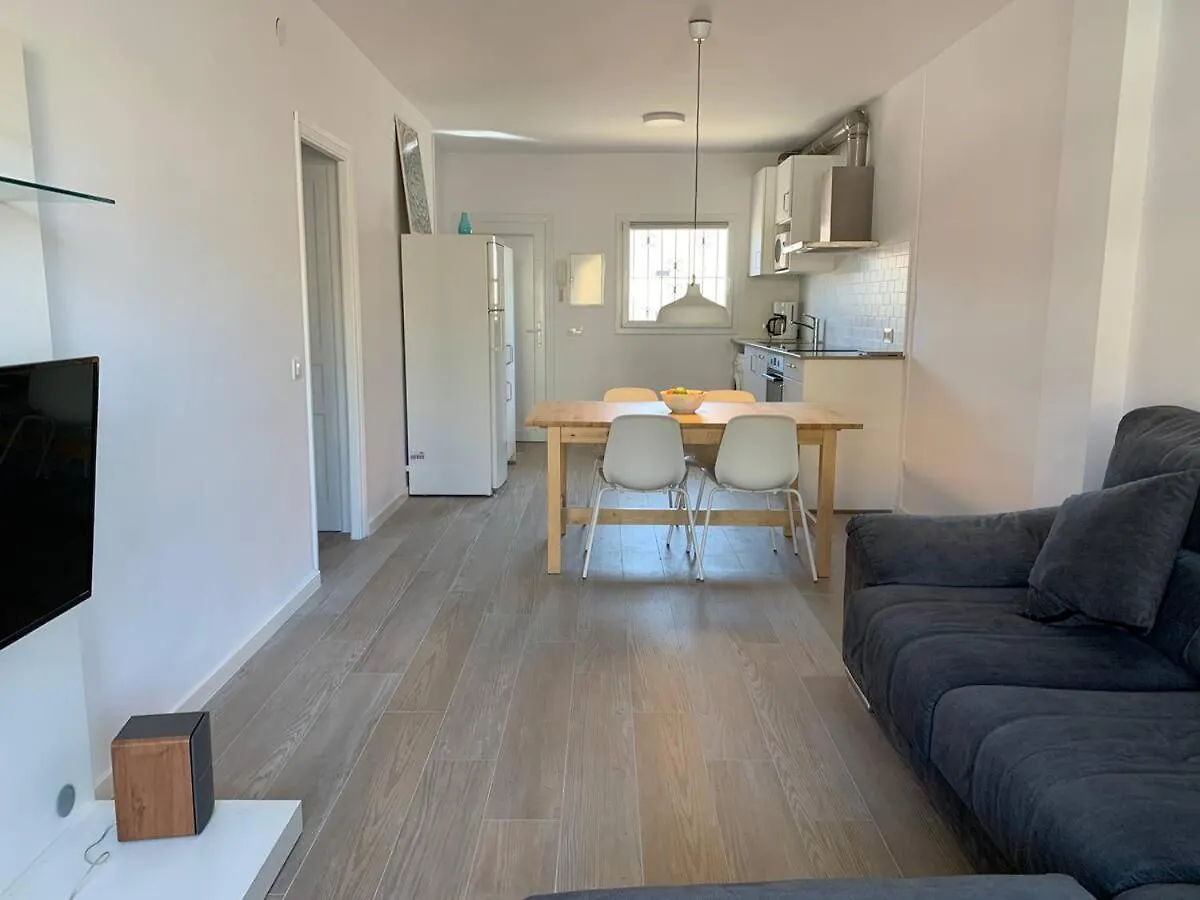 Charming & Renovated Apt Stone Throw To The Sea L' Escala Apartman